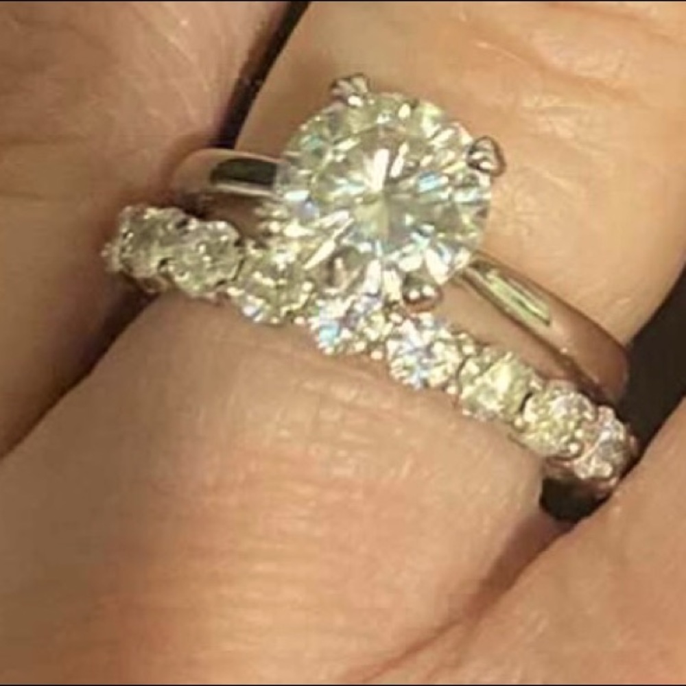 Moissiante wedding set